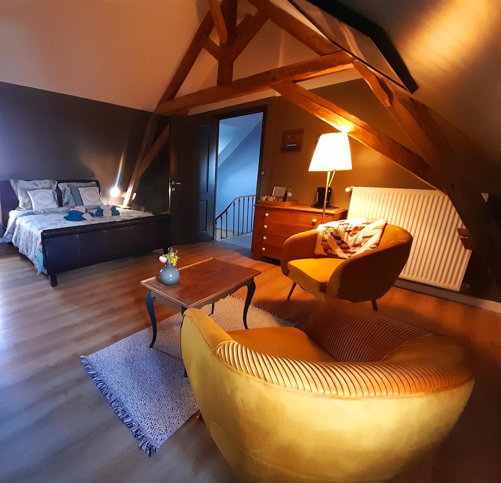 La Galuche Bed and Breakfast Angliers  Eksteriør billede
